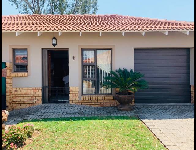 2 BEDROOM RETIREMENT UNIT FOR SALE IN JORDAAN PARK